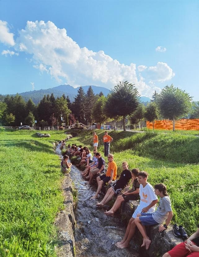 Diario-summer-camp-montagna-piedi-nel-torrente