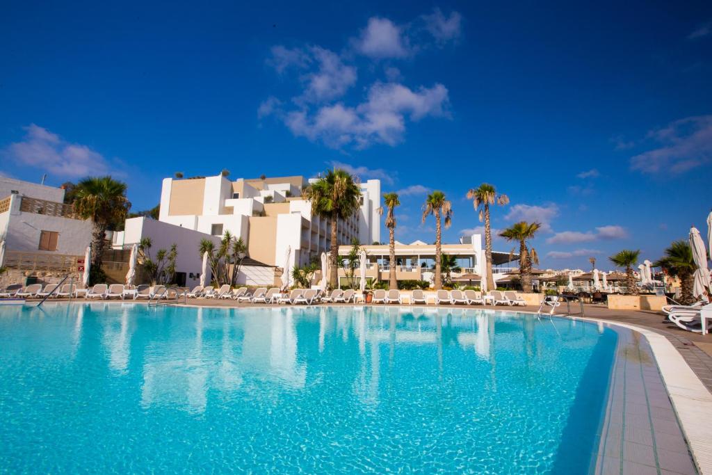 Hotel-Salini-Malta-piscina